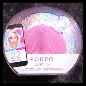 NEW FOREO CLEANSING BRUSH